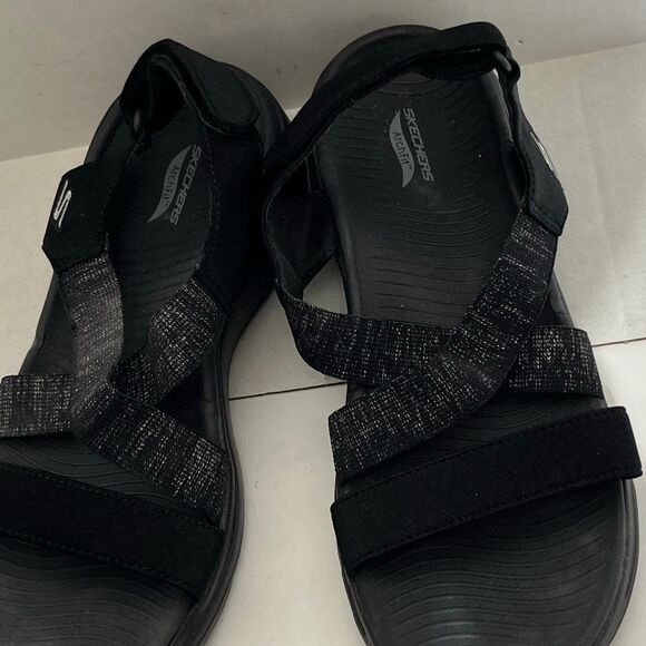 Skechers Women's Black GO WALK Arch Fit Astonish Strap Sandals Size 10 - Picture 5 of 12